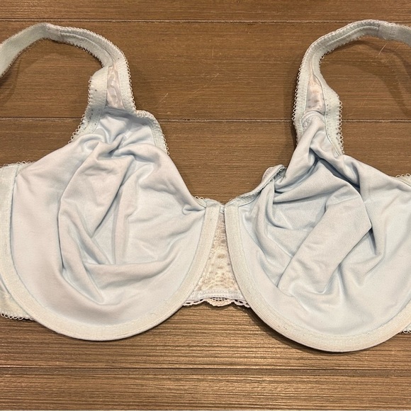 Wacoal 851211 Soft Embrace Underwire Bra - Picture 7 of 9